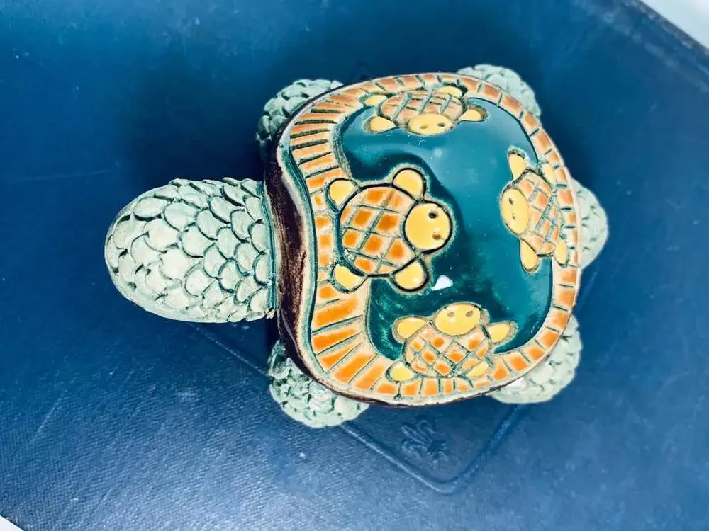 Mini Turtle dark green figurine Artesania
